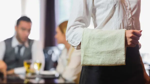 garsonlar-bu-habere-sevinecek-kidem-tazminatlari-hesaplanirken-bahsisler-de-sayilacak-1612658522010.jpg Garsonlara sevindirici haber! Bahşişler de artık kıdem tazminatında sayılacak - 10