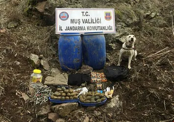 Muş'ta PKK'nın 90 el bombası ele geçirildi