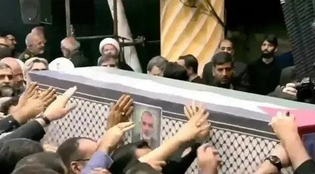 Şehit İsmail Haniye için Tahran’da cenaze töreni! Cenaze namazını Hamaney kıldırdı