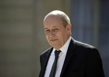 Fransa Dışişleri Bakanı Le Drian Katar'da