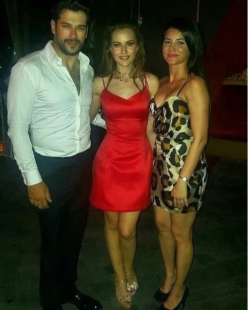 Burak Özçivit ile Fahriye Evcen, kına gecesi yaptı - 1