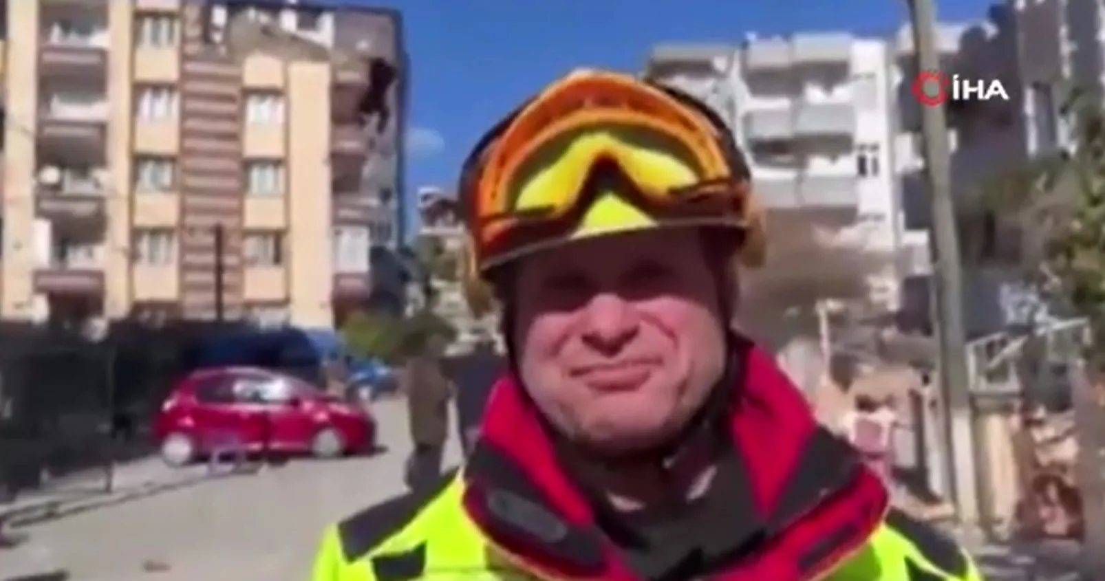 Macar görevli gözyaşlarını tutamadı! Deprem bölgesinde yaşadığı o anları ağlayarak anlattı: "Genellikle duygulanmıyordum ama..."