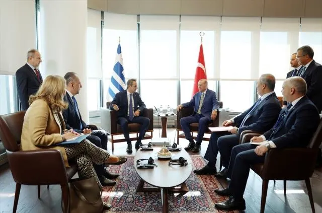 turkiye-ile-yunanistan-arasinda-kritik-zirve-baskan-erdogan-o-tarihte-micotakis-ile-gorusecek-masada-hangi-kon-1715463019015.jpeg Türkiye ile Yunanistan arasında kritik zirve! Başkan Erdoğan o tarihte Miçotakis ile görüşecek | Masada hangi konular var? - 5
