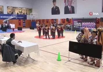 Ümraniye'de halk oyunları şöleni kamerada
