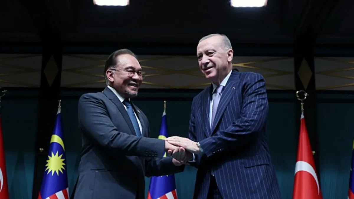 Başkan Erdoğan'dan Malezya ile işbirliği mesajı: Ticaret hedefi 10 milyar dolar | Enver İbrahim'den övgü: Erdoğan İslam dünyasının lideri