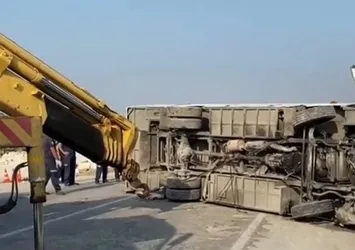 Balıkesir'de midibüs devrildi! Çok sayıda yaralı var