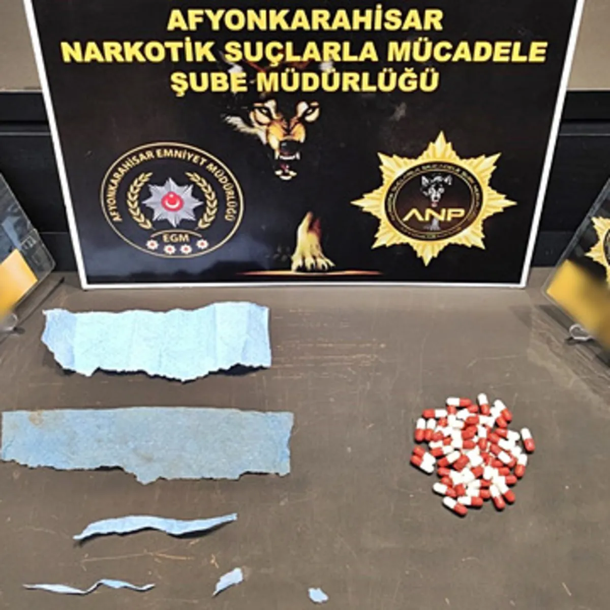 Afyonkarahisar'da polisin 'torbacı' operasyonunda 2 kişi tutuklandı