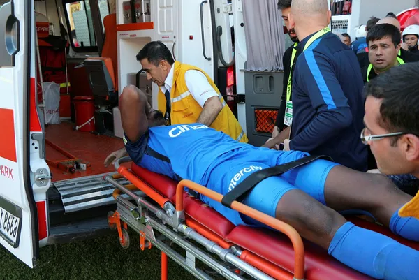 Batman'da olay! Ambulans sahaya girdi - 4