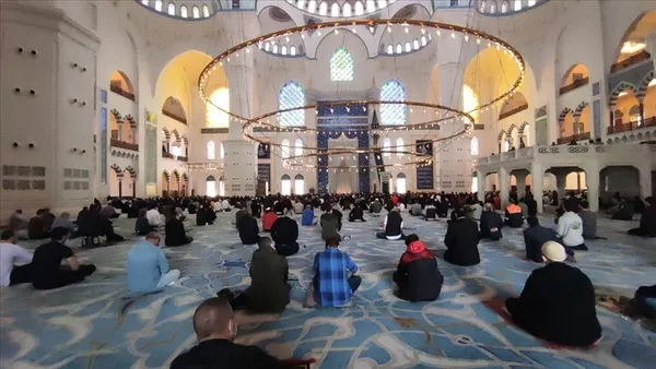 cuma-hutbesi-konusu-bugun-24-subat-2023-cuma-hutbesi-konusu-denir-diyanet-yayimladi-1677219243074.jpg CUMA HUTBESİ KONUSU BUGÜN | 24 Şubat 2023 Cuma Hutbesi konusu denir? Diyanet yayımladı! - 4