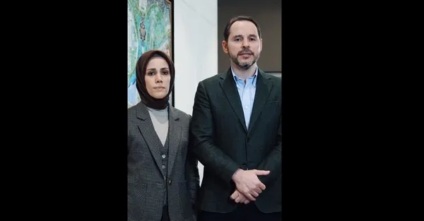 Galata Köprüsü’nde tarihi eylem! Berat Albayrak ve eşi Esra Albayrak’tan anlamlı çağrı: Dik duruşumuzu tüm dünya görecek