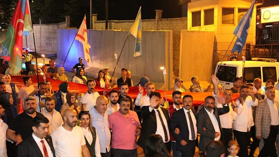 Ahlat’da fener alayı yürüyüşü yapıldı!