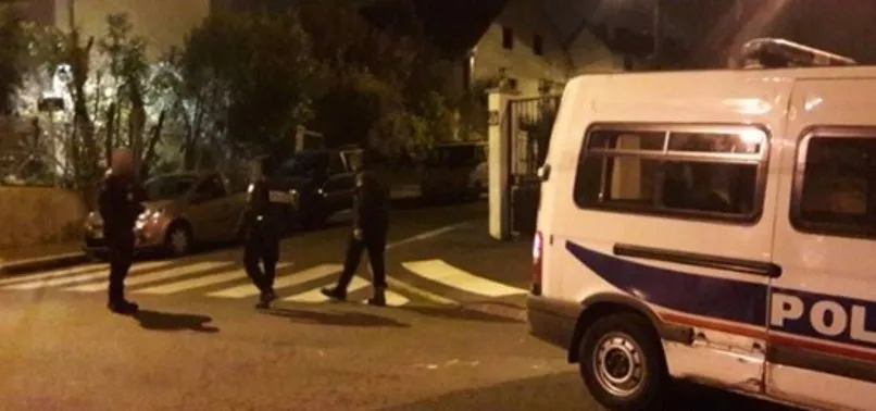 Paris'te polis memuru 3 kişiyi öldürdü