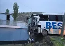 Yolcu otobüsü eve çarptı: 15 yaralı