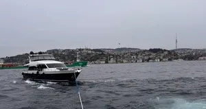 İstanbul Boğazı’nda tekne sürülendi!