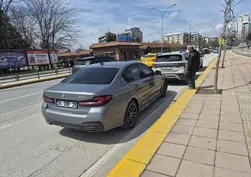 Yaya geçidinin önünde maddi hasarlı kaza