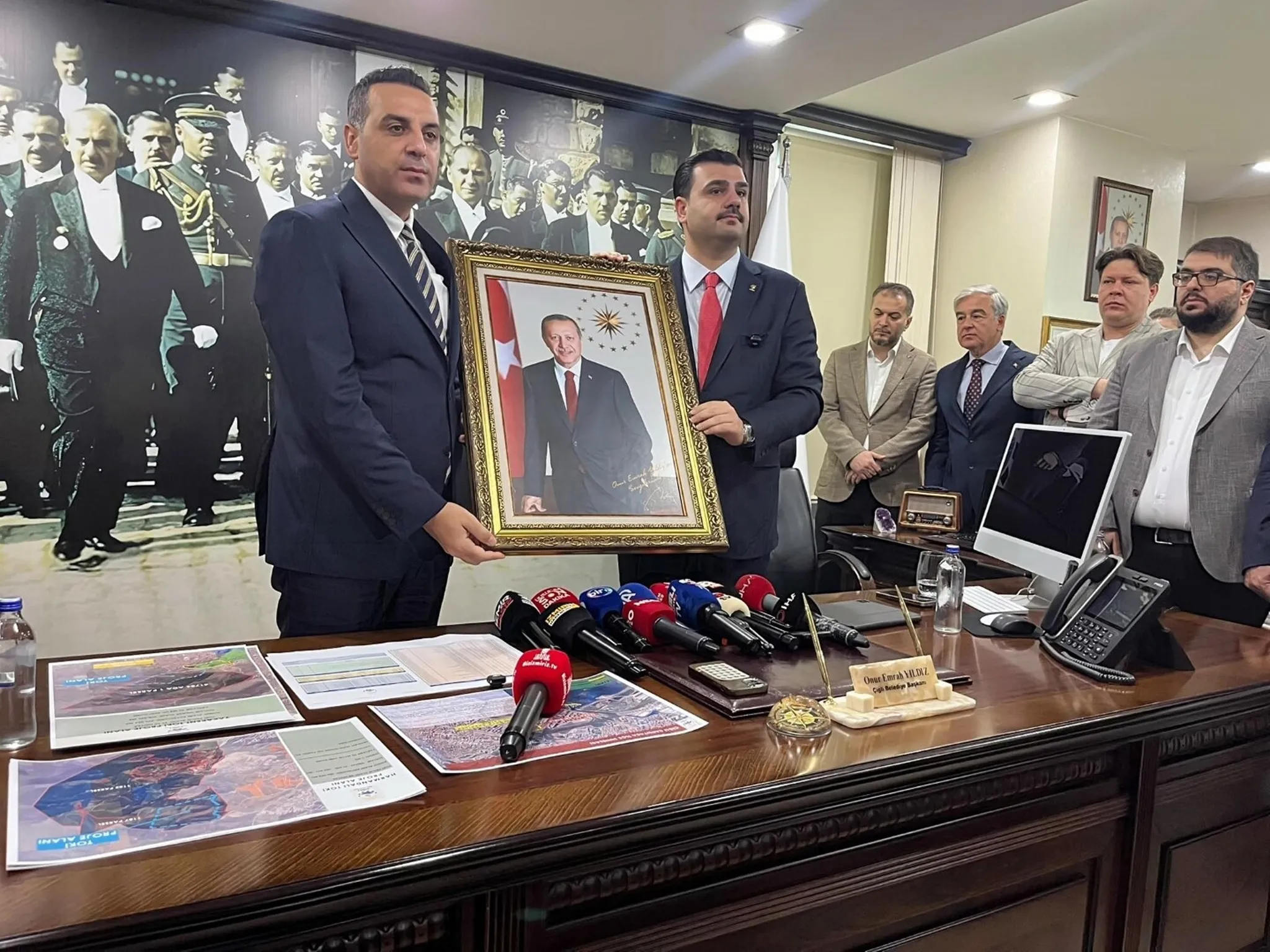 AK Partili İnan'dan Özgür Özel'e sert sözler: İzmir'in geleceğini zehirlemesine asla müsaade etmeyeceğiz