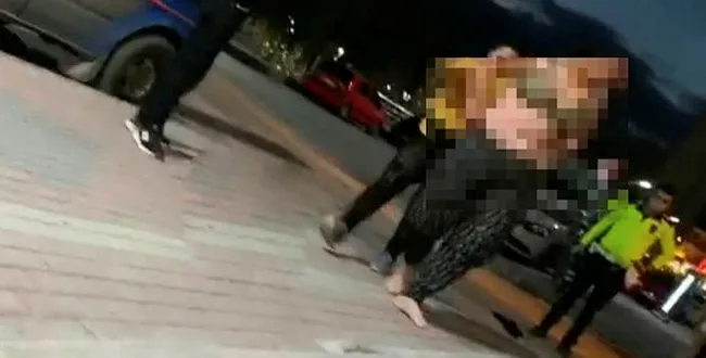 Çorum’da “tırnakçı” kadın gözaltına alınmamak için çırılçıplak soyundu - 1