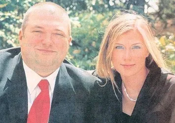 Hakan Uzan’ın eski eşi için kırmızı bülten
