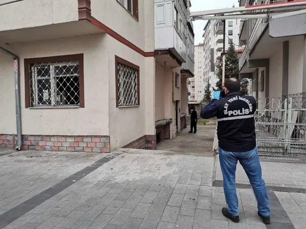 Kayseri'de kan donduran olay! Kız kardeşlerini ekmek bıçağıyla bıçakladı - 2
