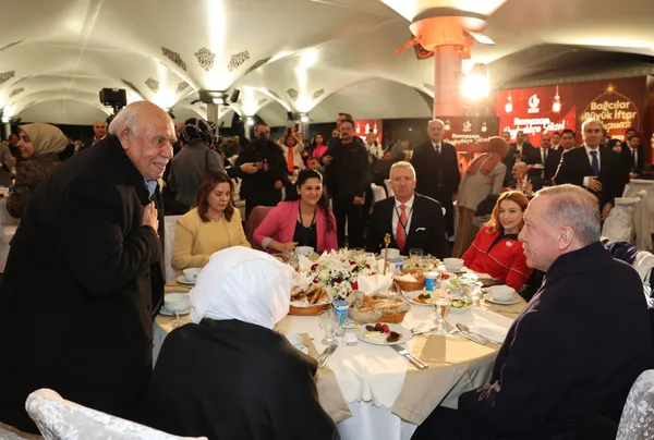 Son dakika | Bağcılar'da iftar buluşması! Başkan Erdoğan'dan önemli açıklamalar - 5