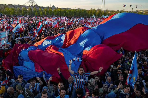 trabzonspor-sampiyonluk-kutlamalari-ne-zaman-2022-trabzonspor-kupa-toreni-ne-zaman-saat-kacta-yapilacak-1652534395456.jpg Trabzonspor şampiyonluk kutlamaları ne zaman? 2022 Trabzonspor kupa töreni ne zaman, saat kaçta yapılacak? - 7
