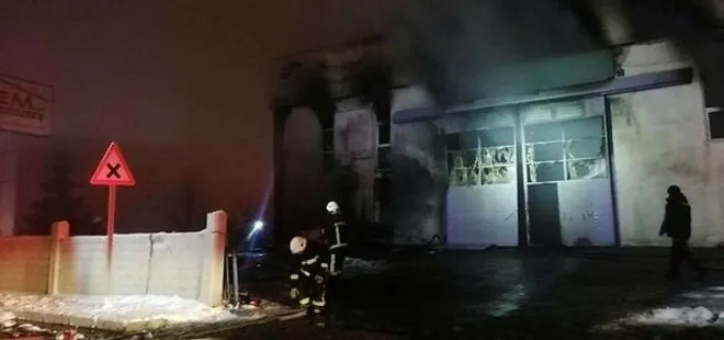Kayseri’de korkutan yangın! Mobilya fabrikası alevlere teslim oldu