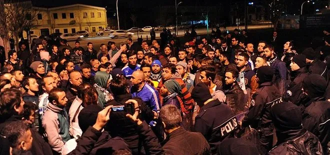 Bursaspor taraftarları bıçaklarla futbolculara saldırdı