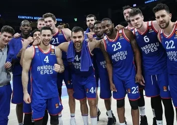 Anadolu Efes, Daçka'ya fark attı