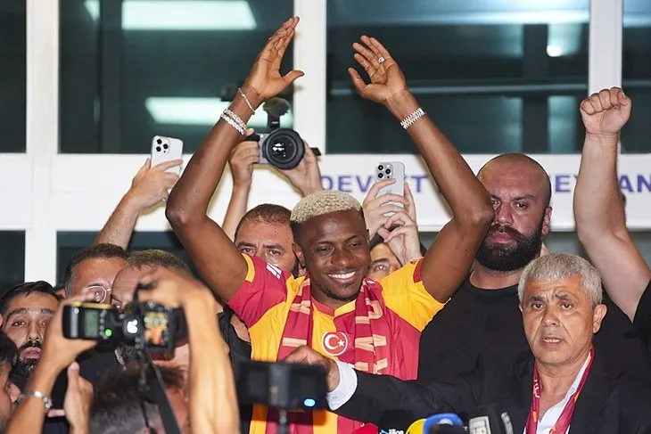 Galatasaray’ın yıldız transferi Victor Osimhen İstanbul’da! Sevdiğim yere geldim