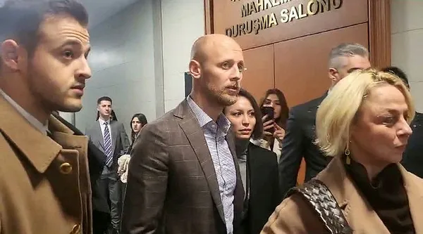 secil-erzan-hakim-karsisina-cikti-fon-vurgunundaki-yuzlesmede-unluler-gecidi-turkiyenin-konustugu-olay-1705060465718.jpg Seçil Erzan hakim karşısına çıktı! Fon vurgunundaki yüzleşmede ünlüler geçidi! Türkiye'nin konuştuğu olay... - 5