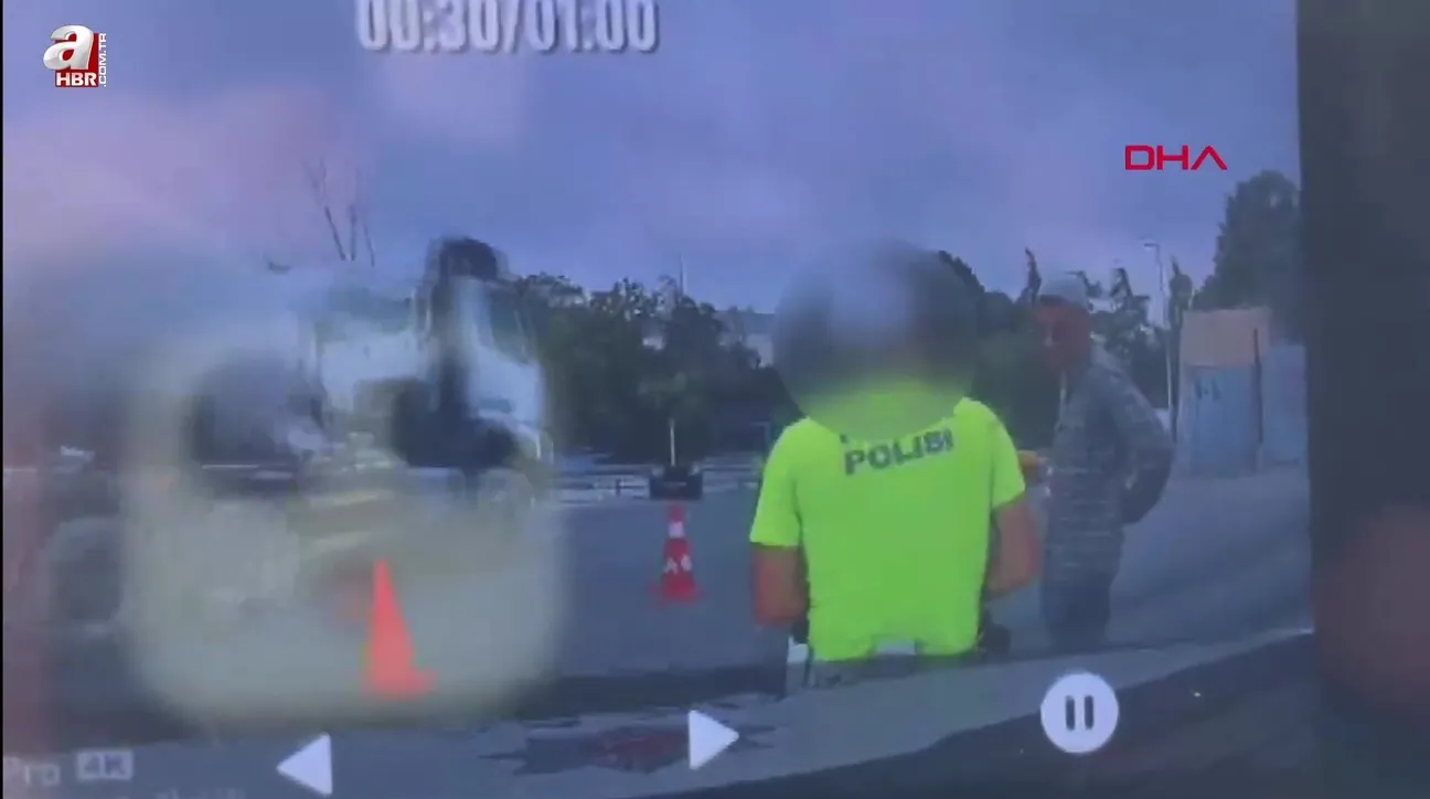 Fatih'te polise bıçaklı saldırı kamerada!