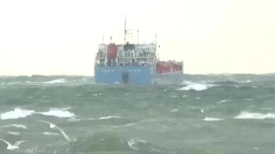 Birbirine temas eden 2 tankere müdahale