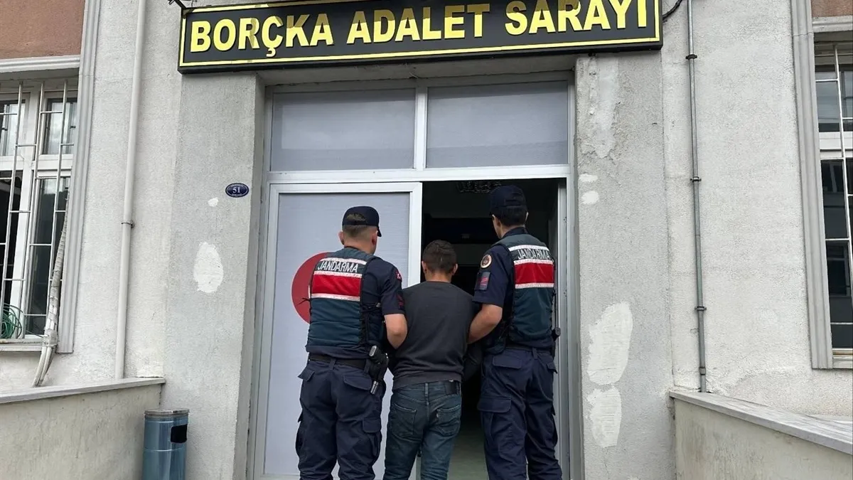 Askeri yasak bölgede yakalandı: 14 suç kaydı çıktı