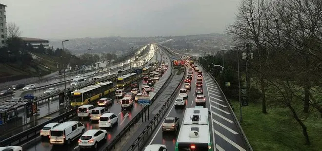 Son dakika: İstanbul trafiğinde kar yoğunluğu!