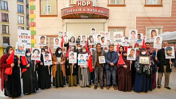diyarbakir-annelerinden-evlat-nobeti-cagrisi-ya-zafer-ya-olum-1693413570530.jpg Diyarbakır annelerinden ‘evlat nöbeti’ çağrısı! “Ya zafer ya ölüm” - 2