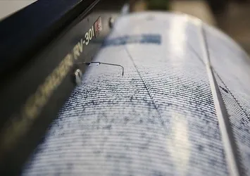 Endonezya'da 5,9 büyüklüğünde deprem