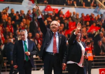 CHP kurultayında ortalık karıştı