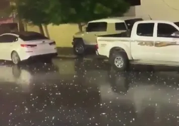 Libya'da ceviz büyüklüğünde dolu yağdı