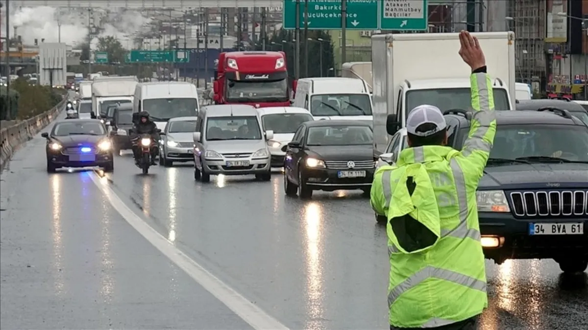 İzinsiz çakar kullanan 39 sürücüye işlem yapıldı