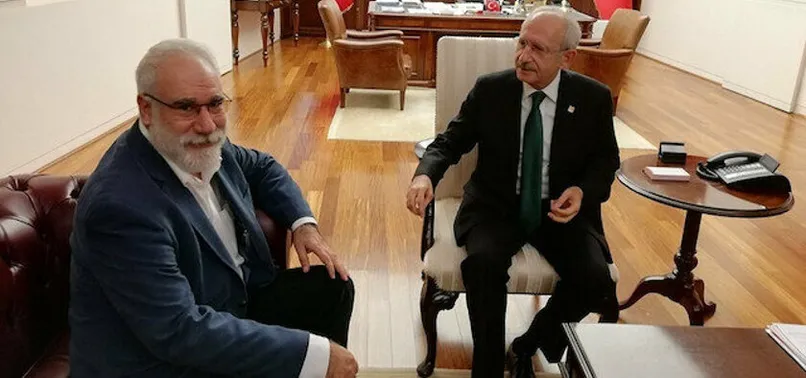 Bari şimdi yapmayın! CHP'li yandaş gazeteci İzmir'deki depremi AK Parti'ye bağladı