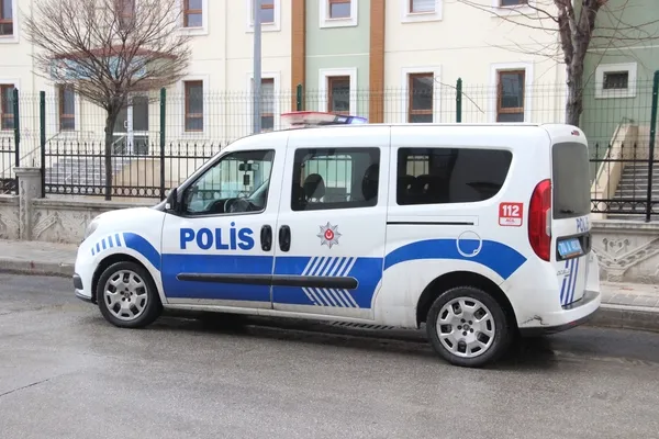 karamanda-kedilerin-derisini-yuzduler-ihbarina-giden-polis-buldugu-karsisinda-soke-oldu-1641130617673.jpg Karaman’da ‘kedilerin derisini yüzdüler’ ihbarına giden polis bulduğu karşısında şoke oldu - 2