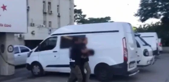 Son dakika: Interpol tarafından kırmızı bültenle aranan 2 DEAŞ'lı terörist yakalandı - 1