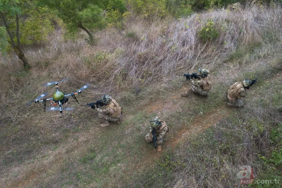 Türk ordusunun gururu SAS komandoları görüntülendi! 10