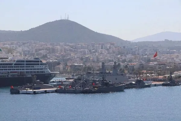 Son dakika: Efes tatbikatı korkuttu! Yunan medyası panikledi: Adaları işgal edecekler