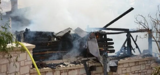 Üsküdar’da gecekonduda başlayan yangın vakıf binasına sıçradı