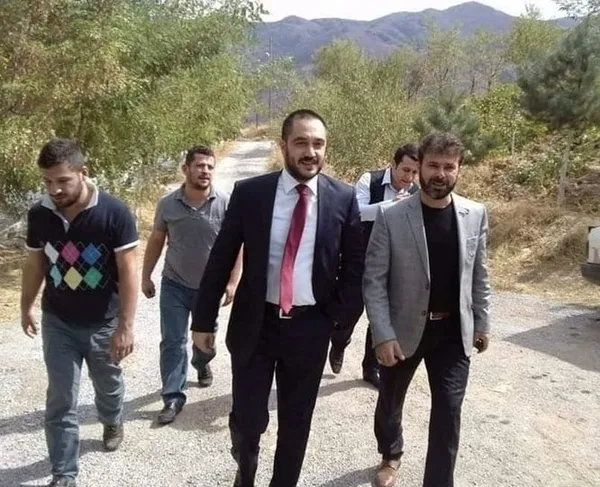 hakim-once-esini-sonra-kendini-oldurmustu-hakimin-evine-giren-komsu-dehseti-anlatti-1664889570055.jpg Hakim önce eşini sonra kendini öldürmüştü! Hakimin evine giren komşu dehşeti anlattı - 3
