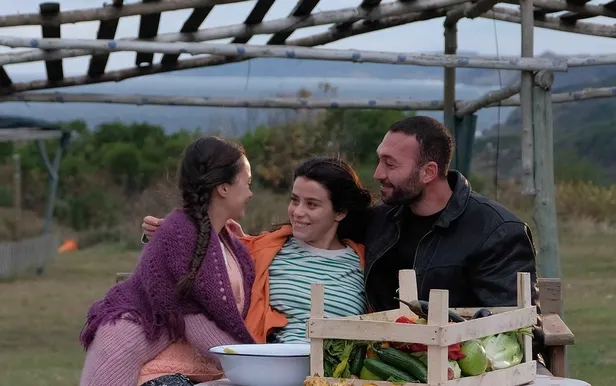 ates-kuslari-atv-izle-ates-kuslari-1-bolum-full-hd-kesintisiz-canli-izle-atv-canli-yayin-1673629149410.jpg ATEŞ KUŞLARI İZLE | Ateş Kuşları 1. Bölüm full HD kesintisiz izle! ATV CANLI YAYIN... - 1