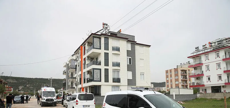Antalya’da baba- oğul evlerinde ölü bulundu