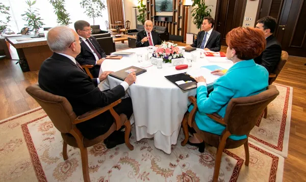 6’lı masada aday karmaşası! CHP lideri Kılıçdaroğlu’ndan kaçamak cevap