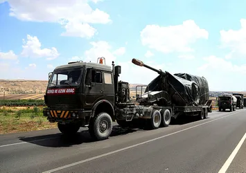 Tanklar Suriye sınırına gönderildi